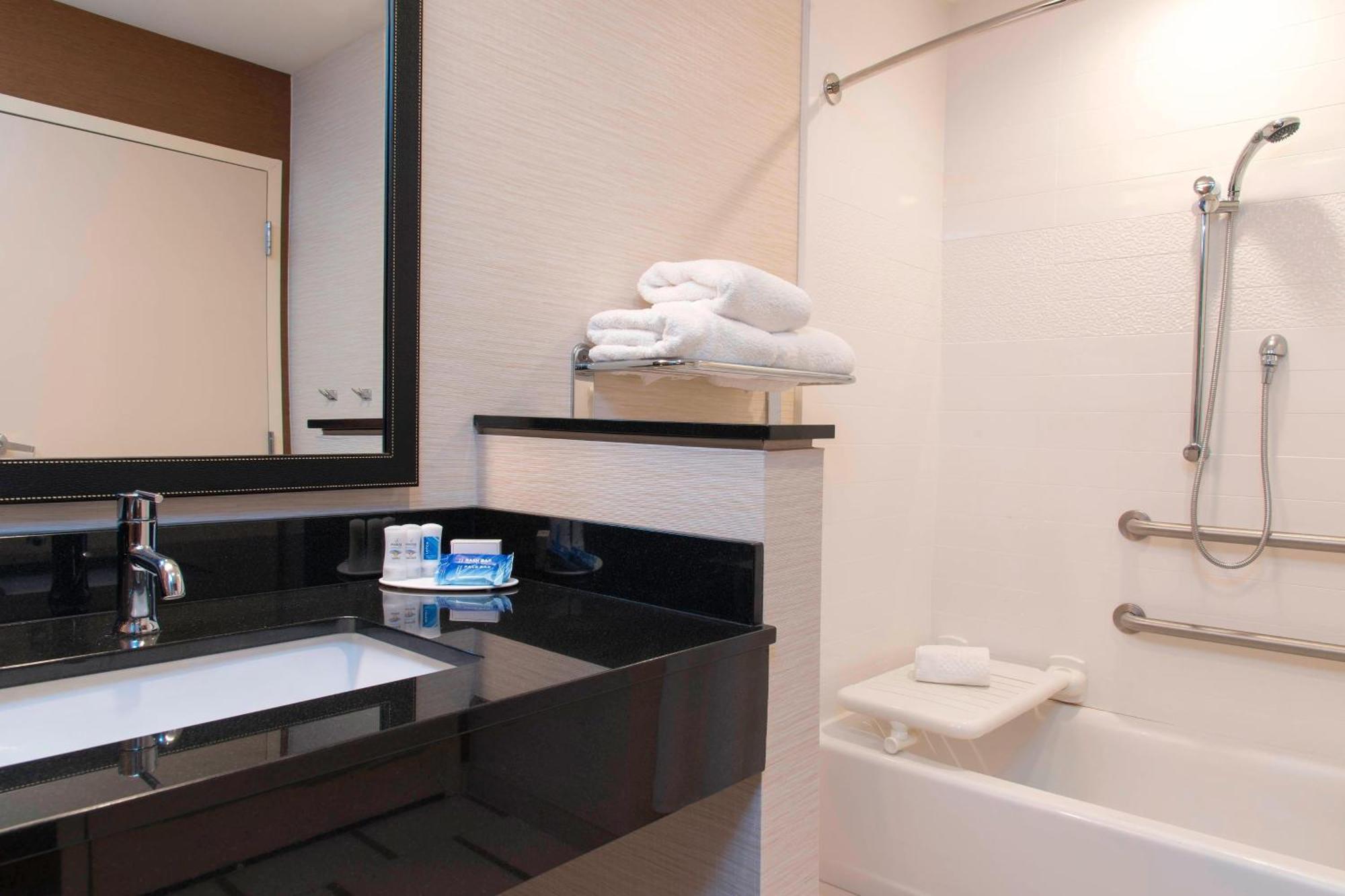 Fairfield Inn & Suites By Marriott Jackson Clinton Buitenkant foto