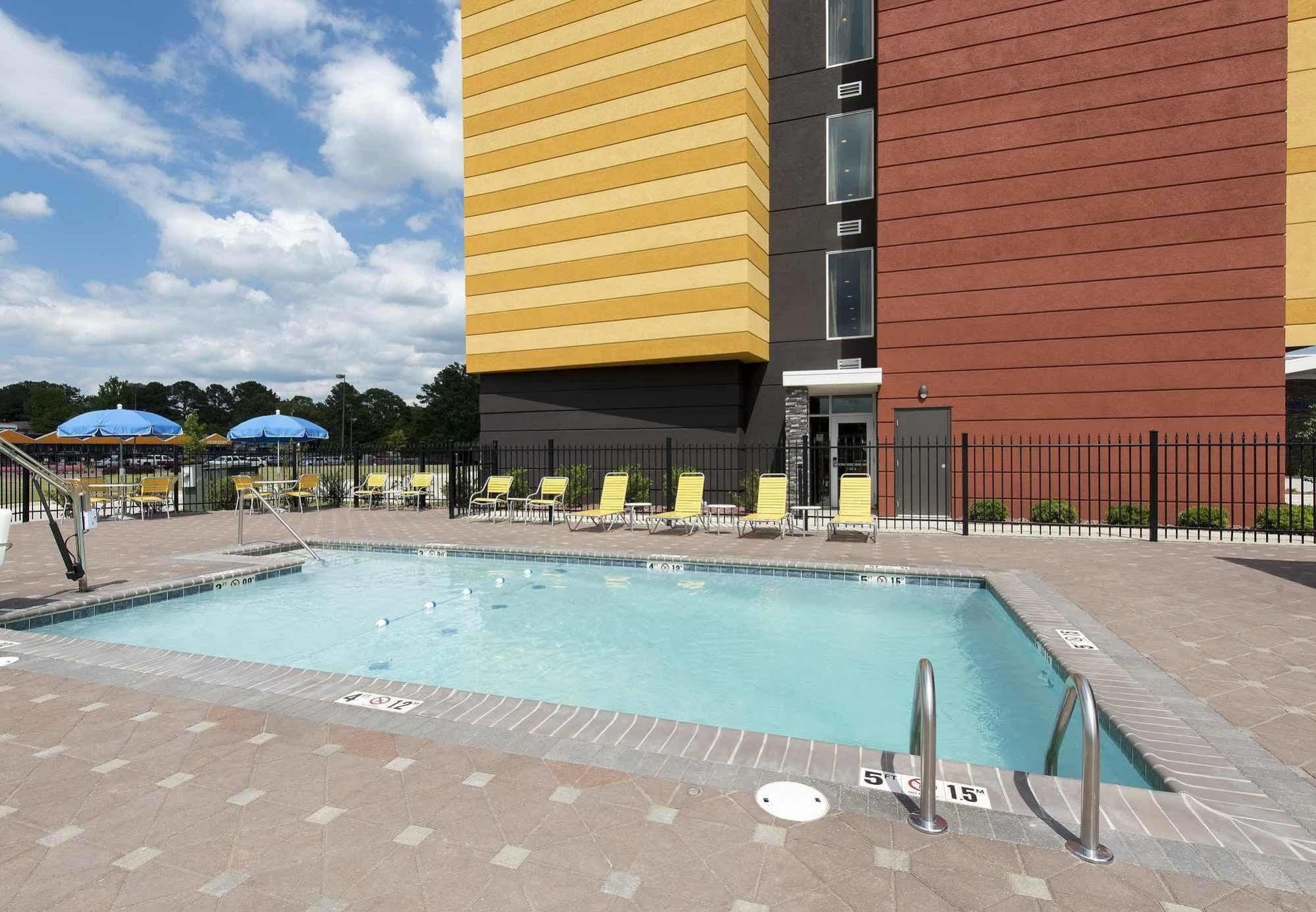 Fairfield Inn & Suites By Marriott Jackson Clinton Buitenkant foto